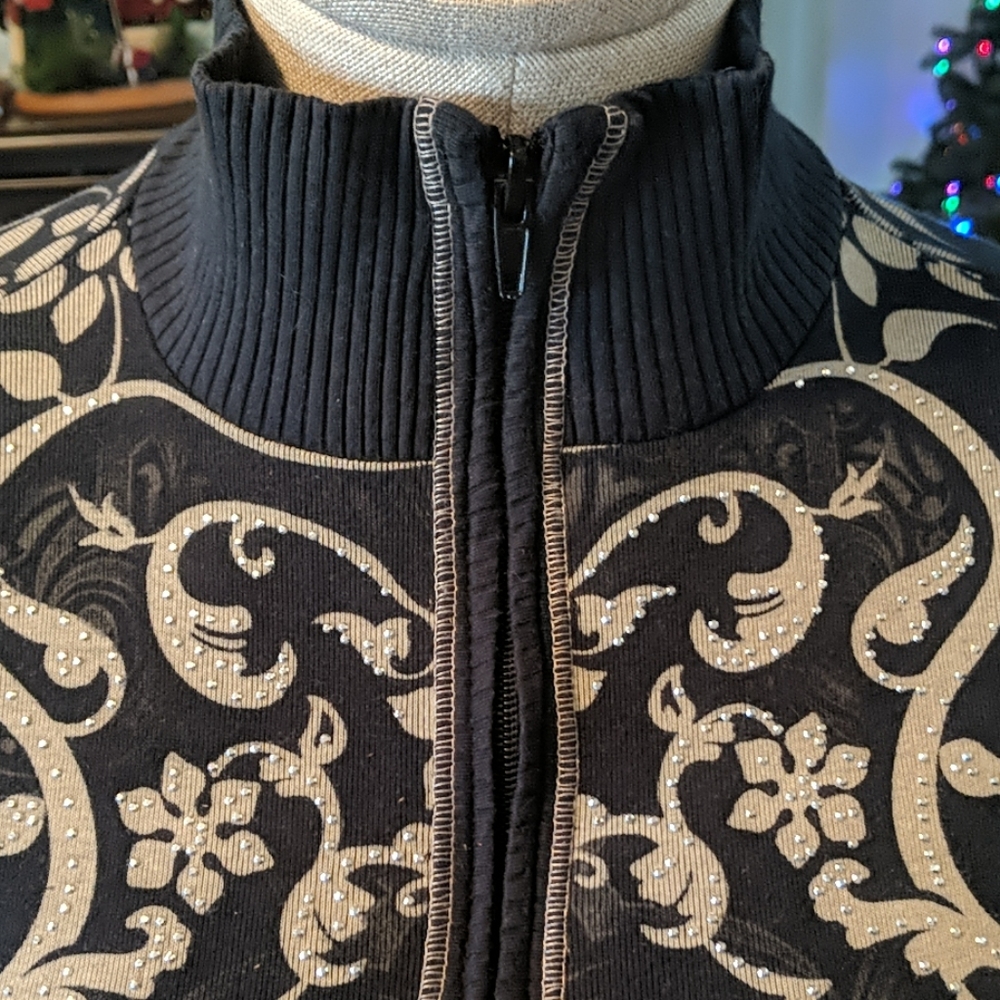 Zip up - Picture 5 of 5